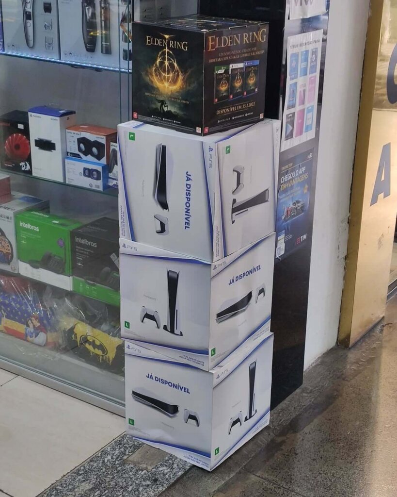 Propaganda Elden Ring e PlayStation 5 - São José dos Campos - 2022