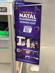 Propaganda Natal PlayStation - @galdius_ - 2025 (3)