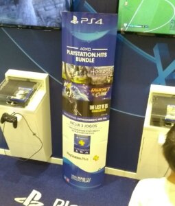 Propaganda PlayStation Hits Bundle - São Paulo - 2017